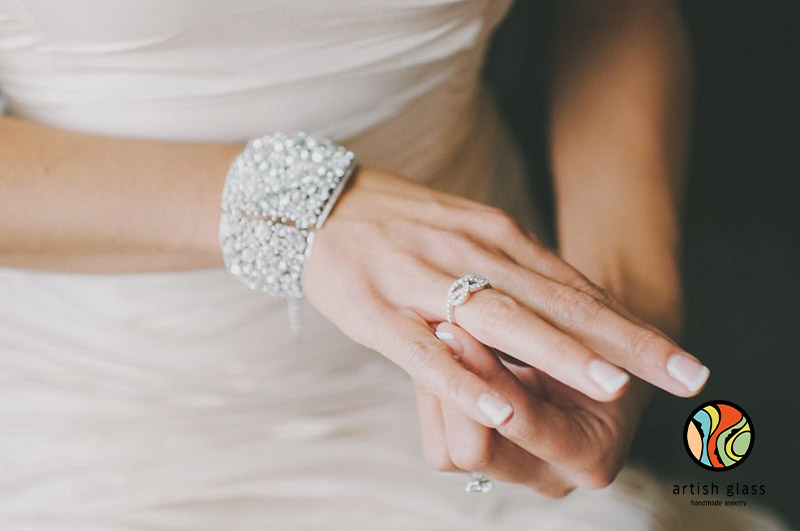 ست کردن حلقه با دستبند عروس